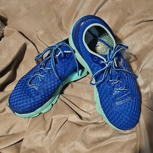 Under Armour Blue and Green Running Shoes with Breathable Mesh
